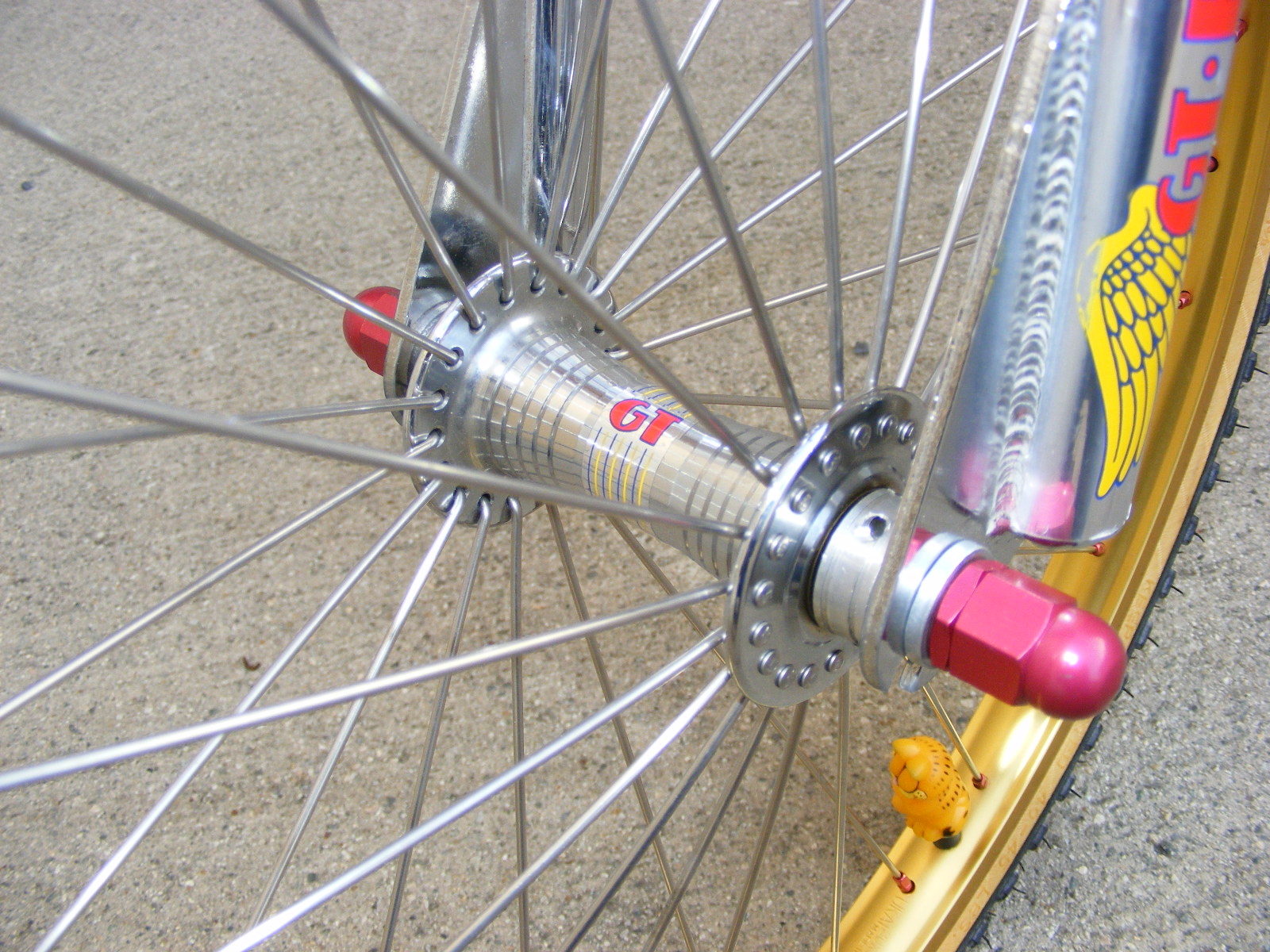 gt race lace hubs